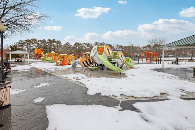 3 Springwood Lane, Huntington, NY 11743