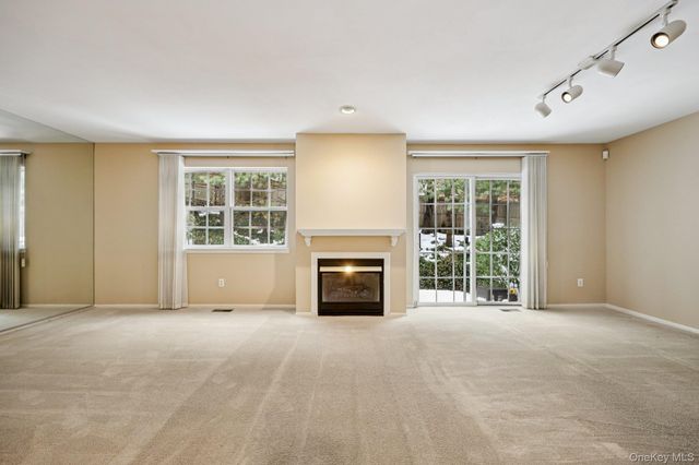 3 Springwood Lane, Huntington, NY 11743