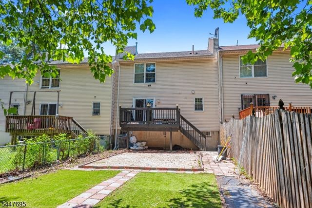 4 Dandridge Dr, Newark City, NJ 07108