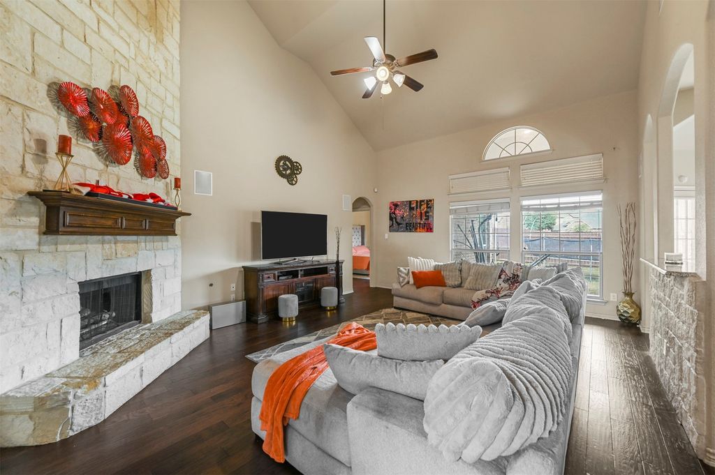 5612 Spirit Lake Drive, Fort Worth, TX 76179 — photo 2
