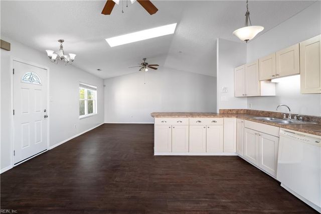5124 Rugby RD, Virginia Beach, VA 23464