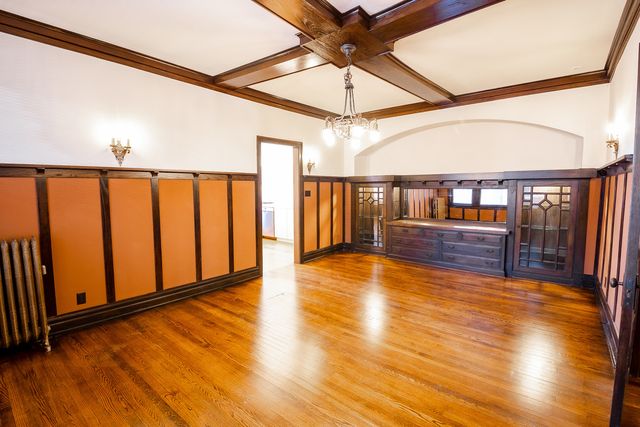 2548 W Logan Boulevard 2, Chicago, IL 60647