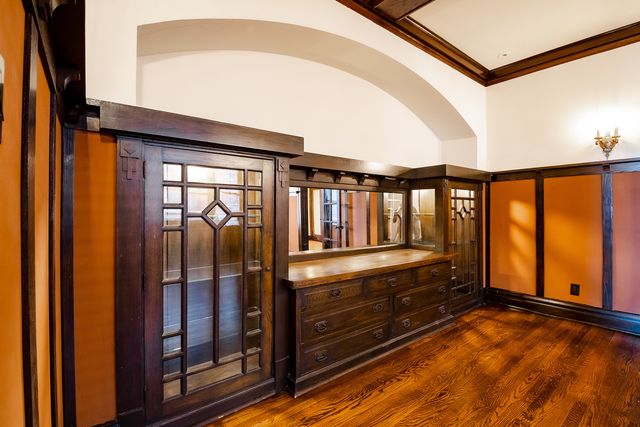 2548 W Logan Boulevard 2, Chicago, IL 60647