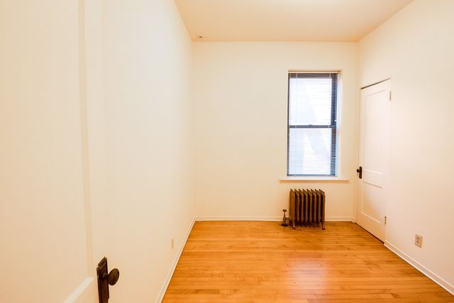 2548 W Logan Boulevard 2, Chicago, IL 60647