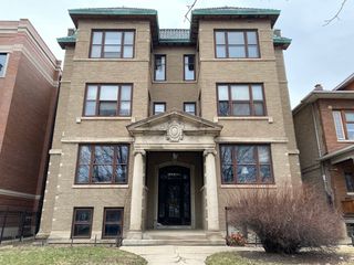 2548 W Logan Boulevard 2, Chicago, IL 60647