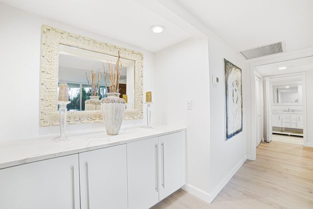 100 SE 5TH Avenue 412, Boca Raton, FL 33432