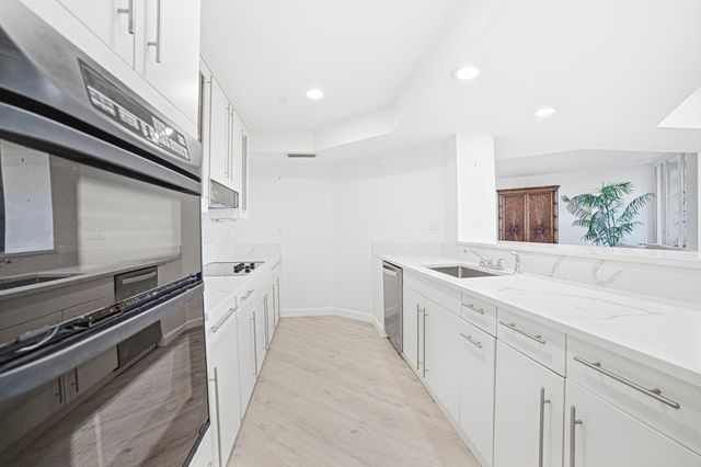 100 SE 5TH Avenue 412, Boca Raton, FL 33432