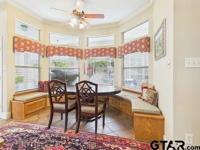 704 Park Place Dr, Athens, TX 75751