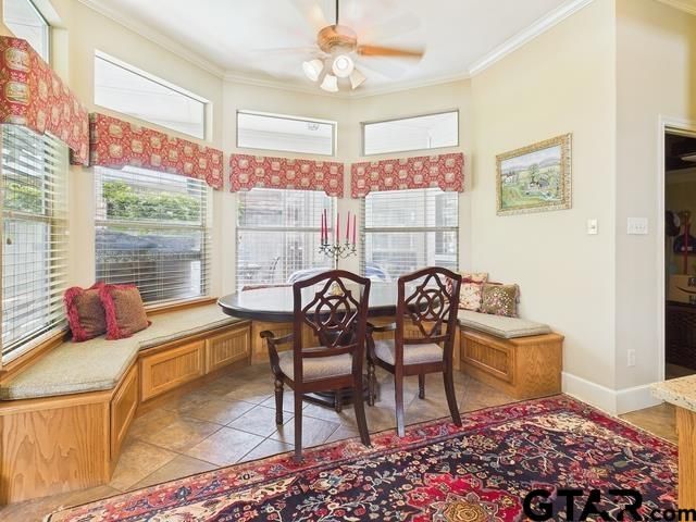 704 Park Place Dr, Athens, TX 75751