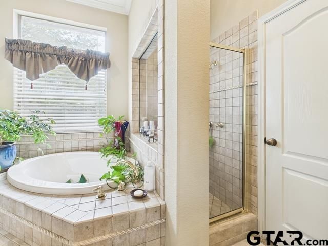 704 Park Place Dr, Athens, TX 75751