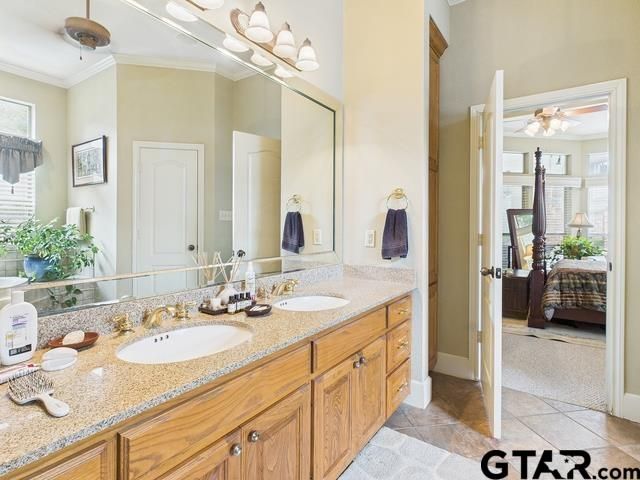 704 Park Place Dr, Athens, TX 75751