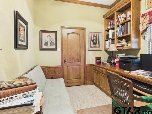 704 Park Place Dr, Athens, TX 75751