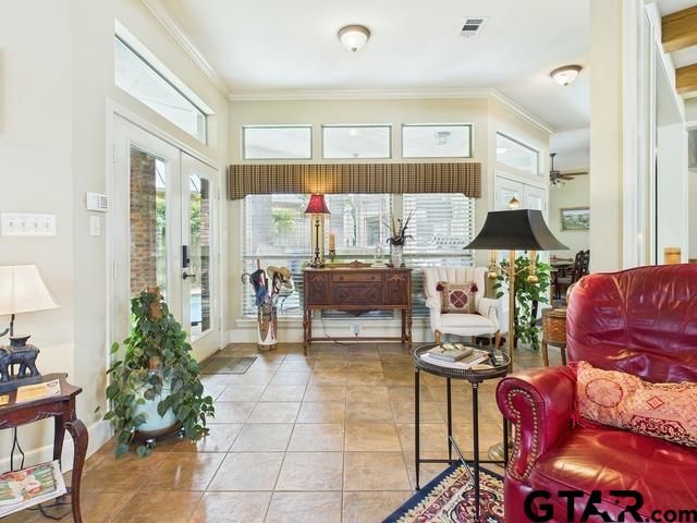 704 Park Place Dr, Athens, TX 75751