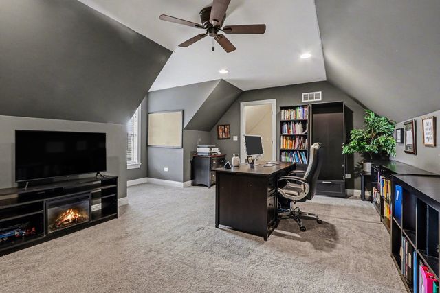 21433 S Wooded Cove Drive, Elwood, IL 60421