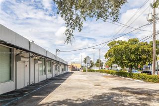 2090 NW 21st St, Miami, FL 33142