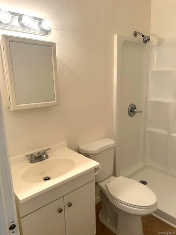 8 Colonial Road 8, Beacon, NY 12508