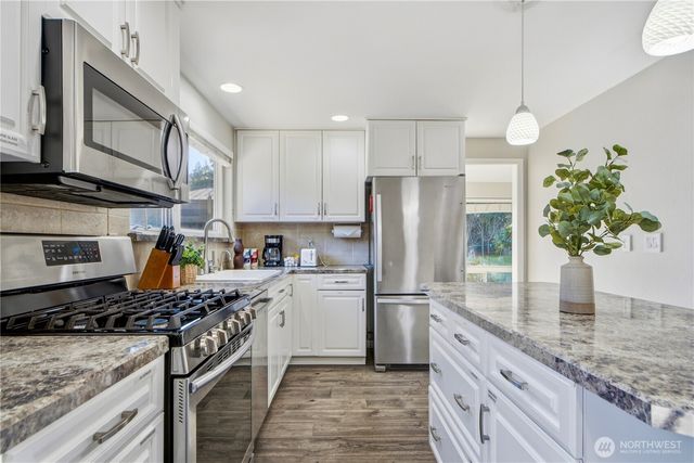 16237 NE 30th Street, Bellevue, WA 98008