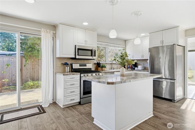 16237 NE 30th Street, Bellevue, WA 98008