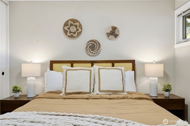 16237 NE 30th Street, Bellevue, WA 98008