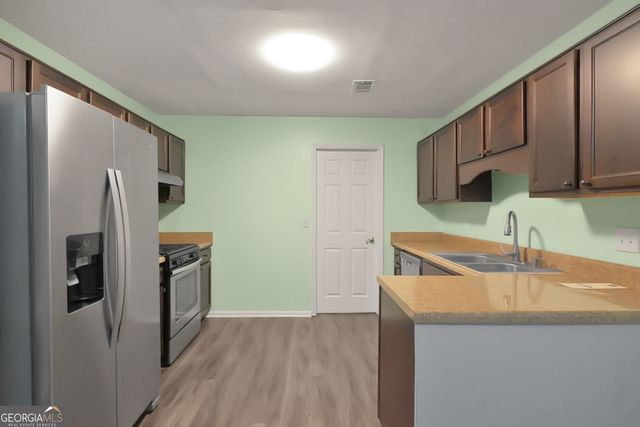 5883 Brookside Drive SE, Mableton, GA 30126