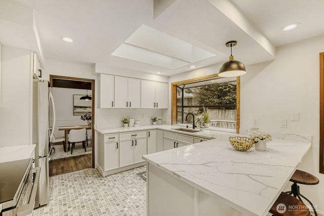 8718 189th Place SW, Edmonds, WA 98026