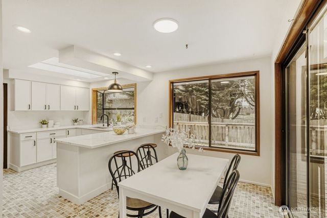 8718 189th Place SW, Edmonds, WA 98026