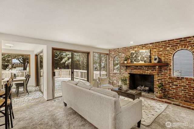 8718 189th Place SW, Edmonds, WA 98026