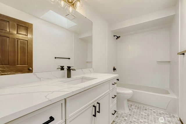 8718 189th Place SW, Edmonds, WA 98026