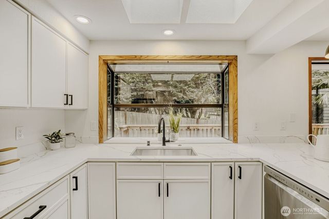 8718 189th Place SW, Edmonds, WA 98026