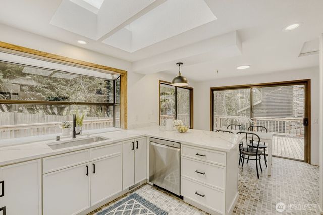 8718 189th Place SW, Edmonds, WA 98026