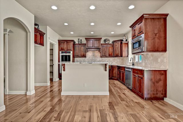 11522 W Tioga Ct, Boise, ID 83709