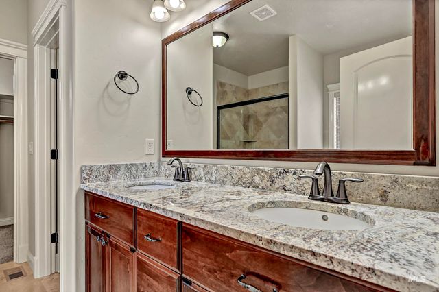 11522 W Tioga Ct, Boise, ID 83709