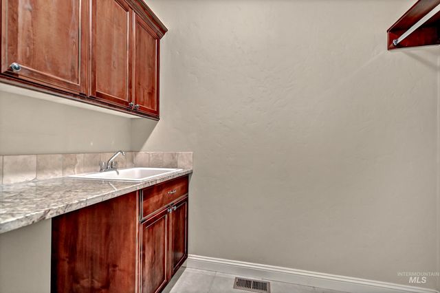 11522 W Tioga Ct, Boise, ID 83709