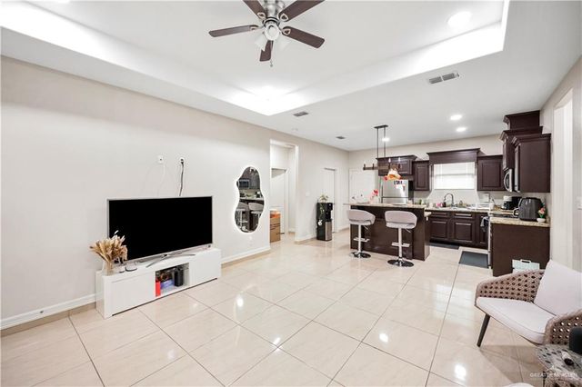 300 S Ridge Lane, San Juan, TX 78589
