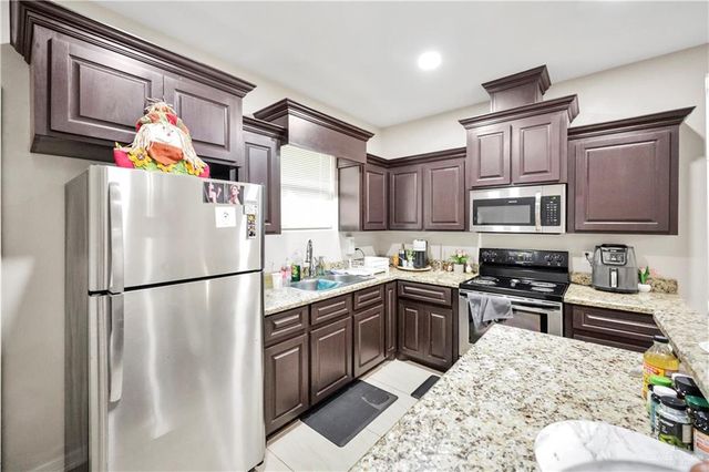 300 S Ridge Lane, San Juan, TX 78589