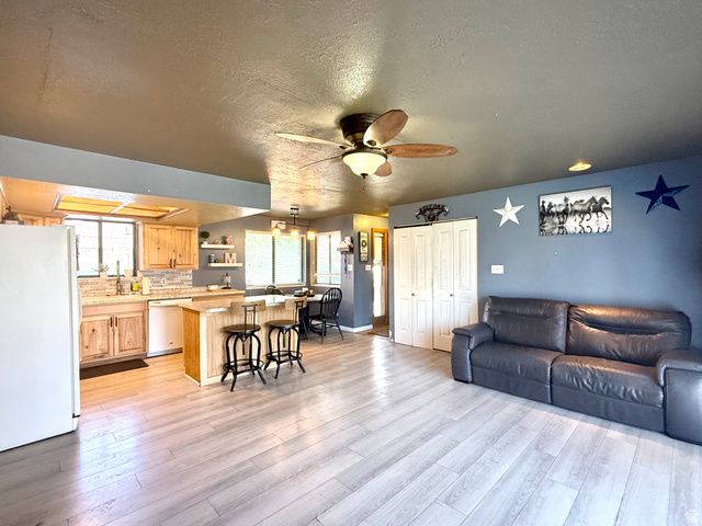 1360 S 1100 W, Woods Cross, UT 84087