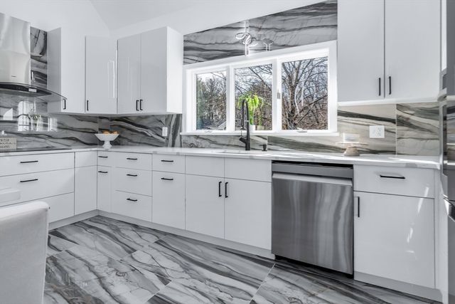 30 Anne Rd, North Andover, MA 01845