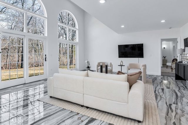 30 Anne Rd, North Andover, MA 01845