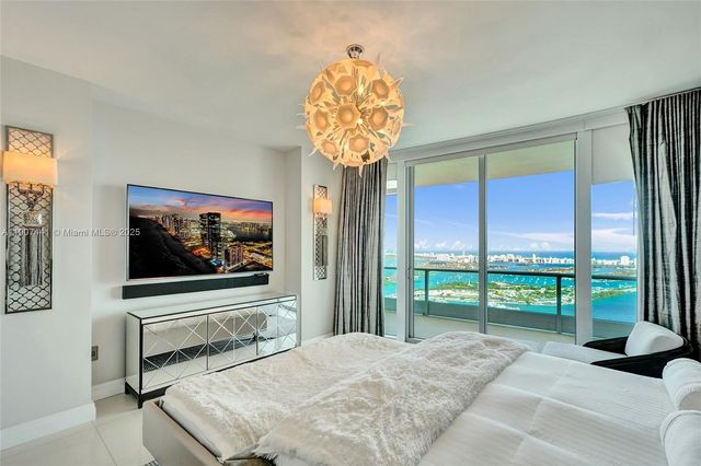 900 Biscayne Blvd 6107, Miami, FL 33132