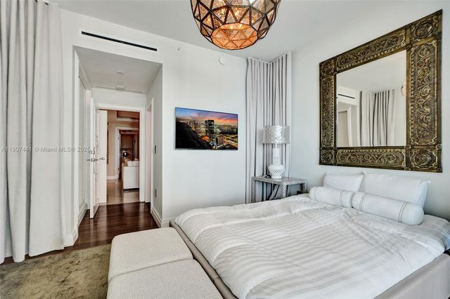 900 Biscayne Blvd 6107, Miami, FL 33132