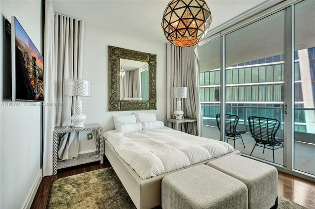 900 Biscayne Blvd 6107, Miami, FL 33132