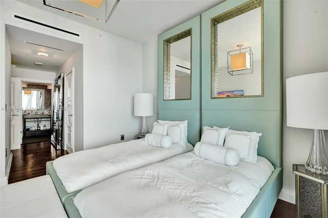 900 Biscayne Blvd 6107, Miami, FL 33132