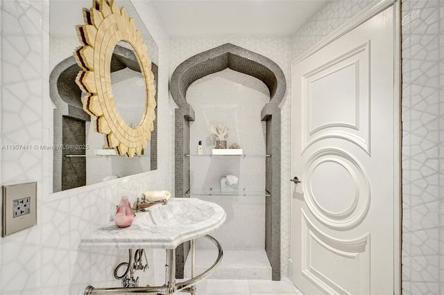 900 Biscayne Blvd 6107, Miami, FL 33132