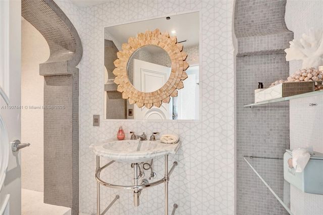 900 Biscayne Blvd 6107, Miami, FL 33132