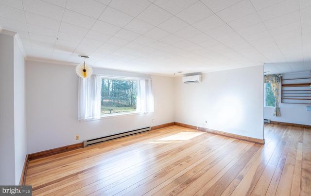 929 N MANOR RD, Honey Brook, PA 19344