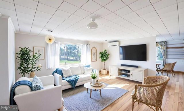 929 N MANOR RD, Honey Brook, PA 19344