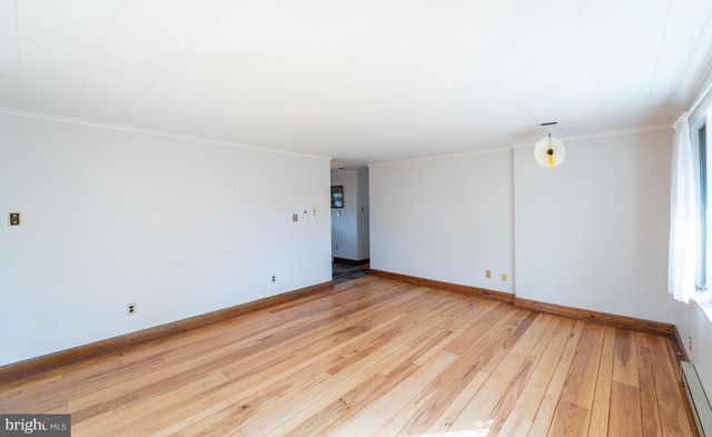 929 N MANOR RD, Honey Brook, PA 19344