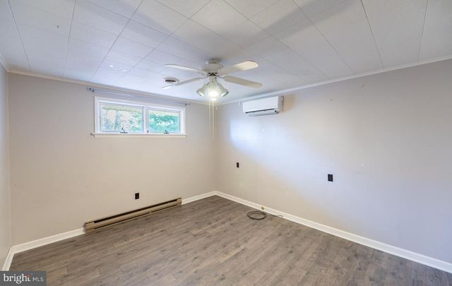 929 N MANOR RD, Honey Brook, PA 19344