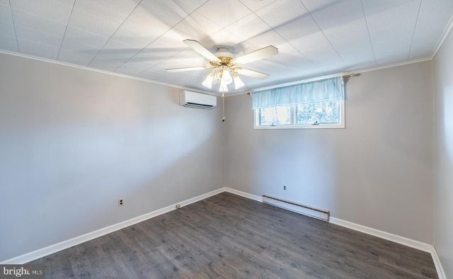 929 N MANOR RD, Honey Brook, PA 19344