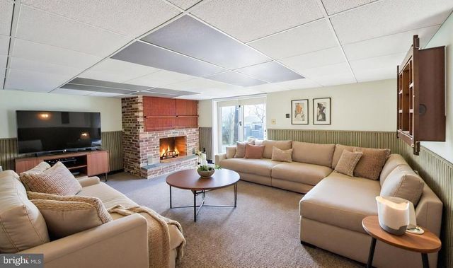 929 N MANOR RD, Honey Brook, PA 19344